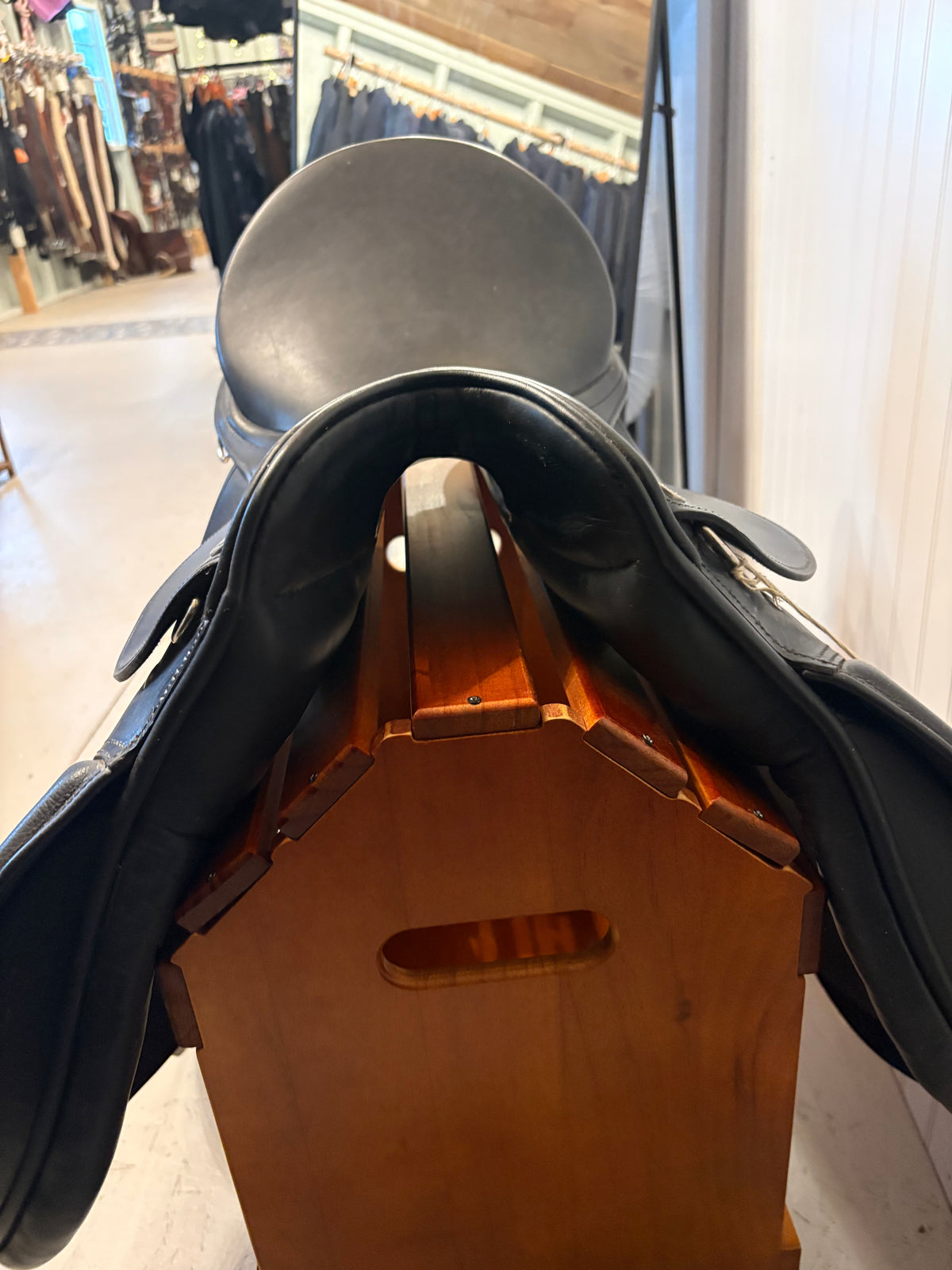 Kieffer Aachen All Purpose English Saddle 17.5