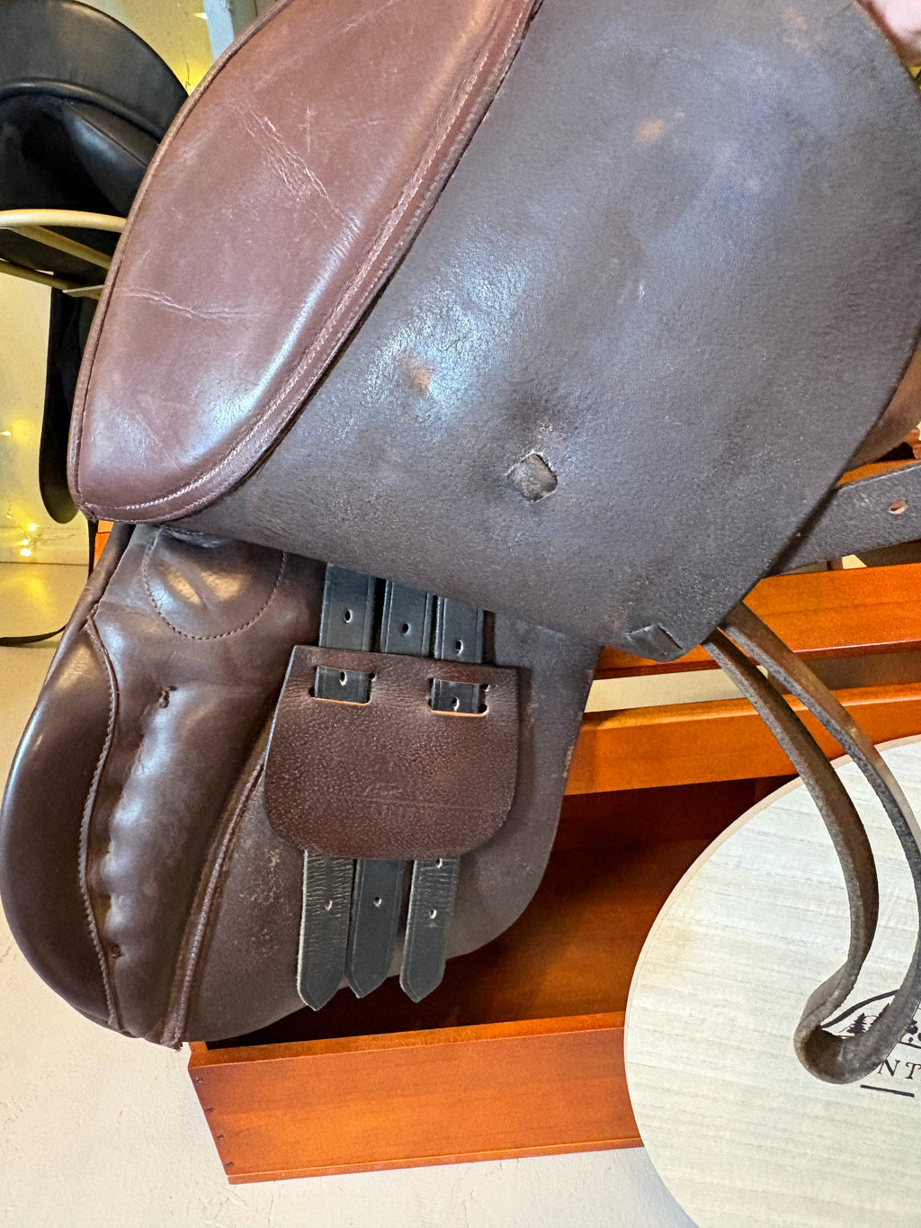 16.5” English Close Contact Saddle
