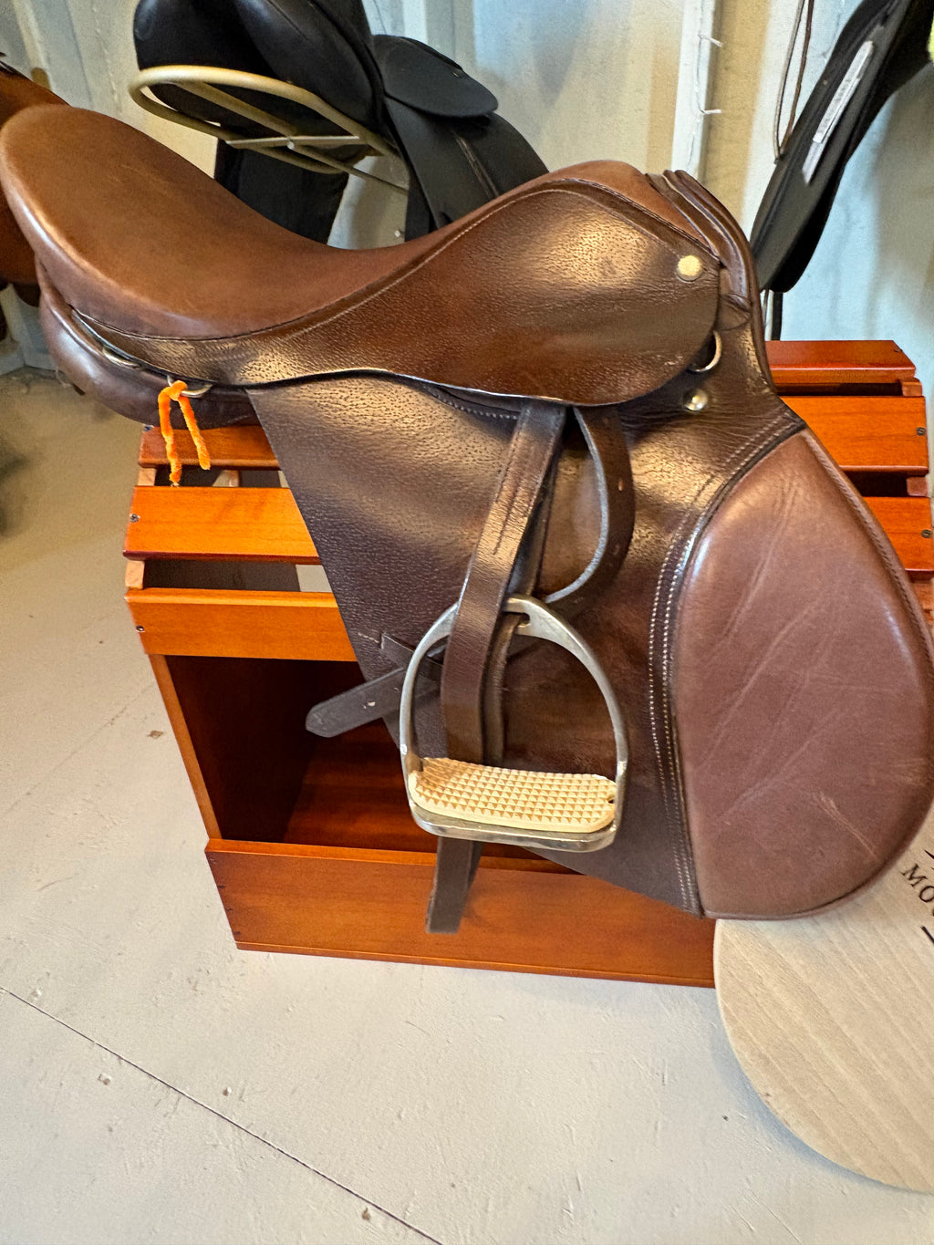 16.5” English Close Contact Saddle