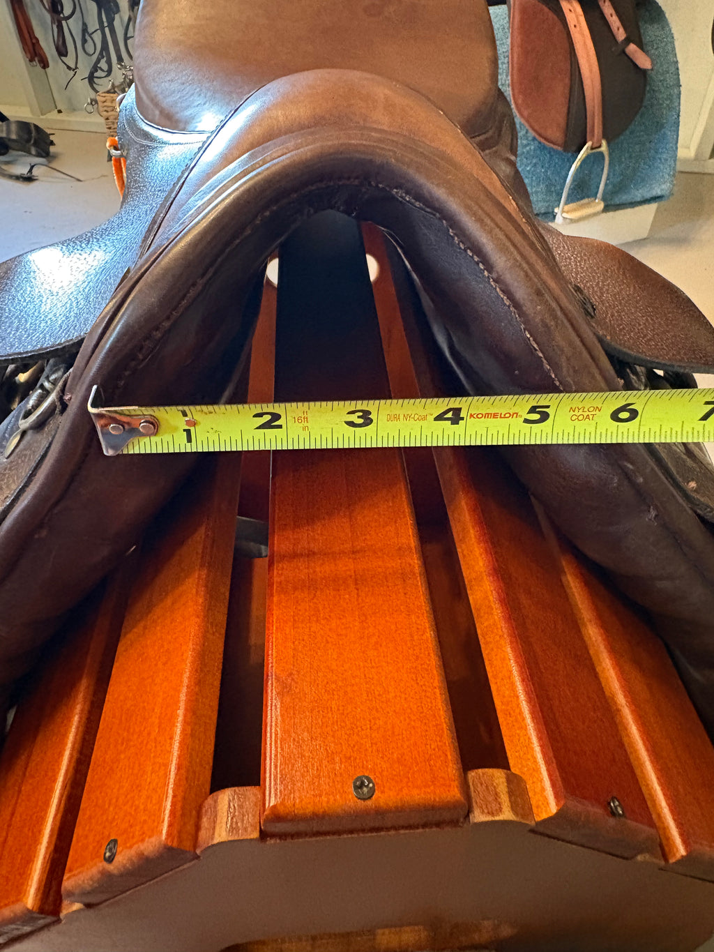 16.5” English Close Contact Saddle