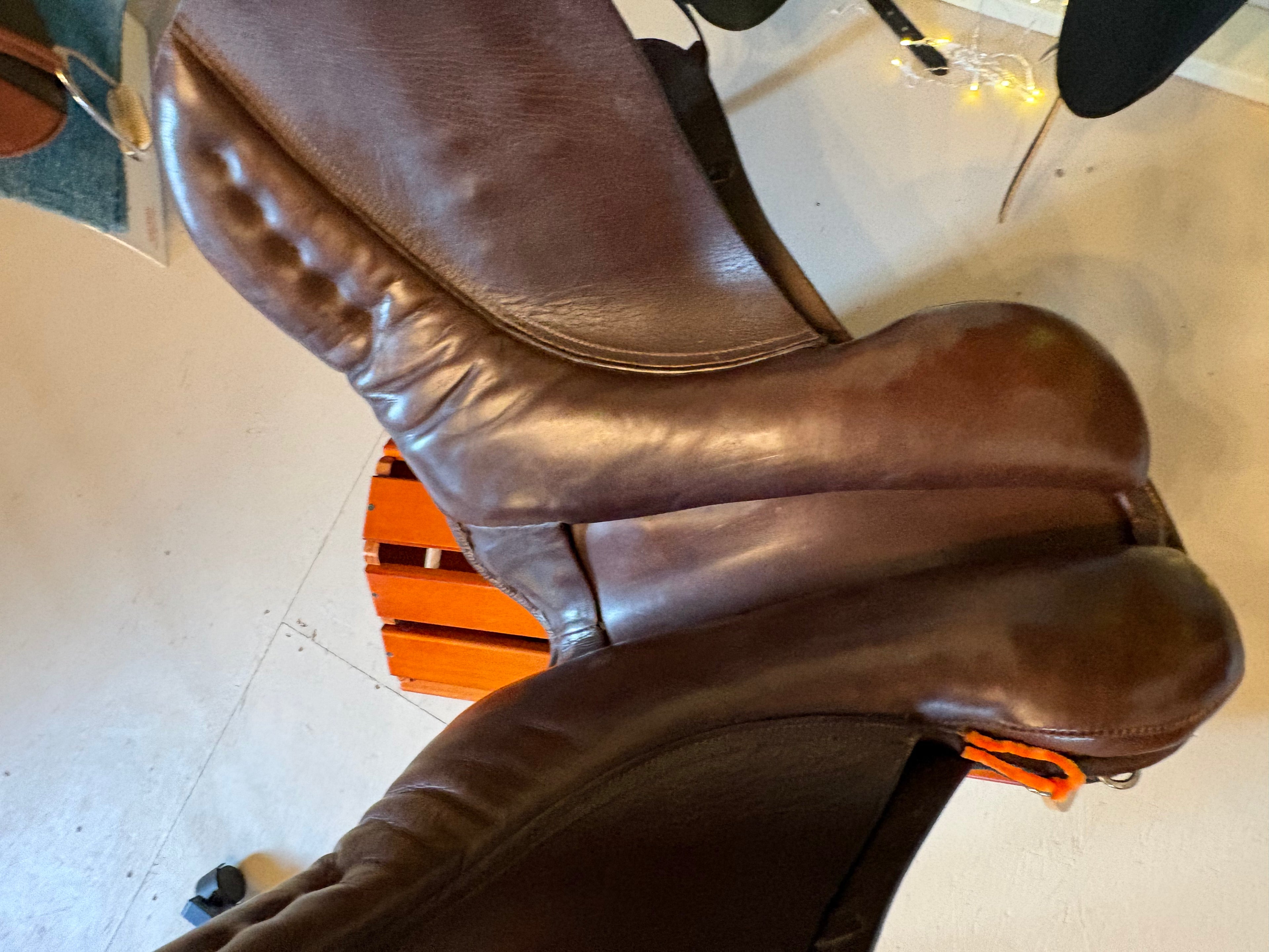 16.5” English Close Contact Saddle