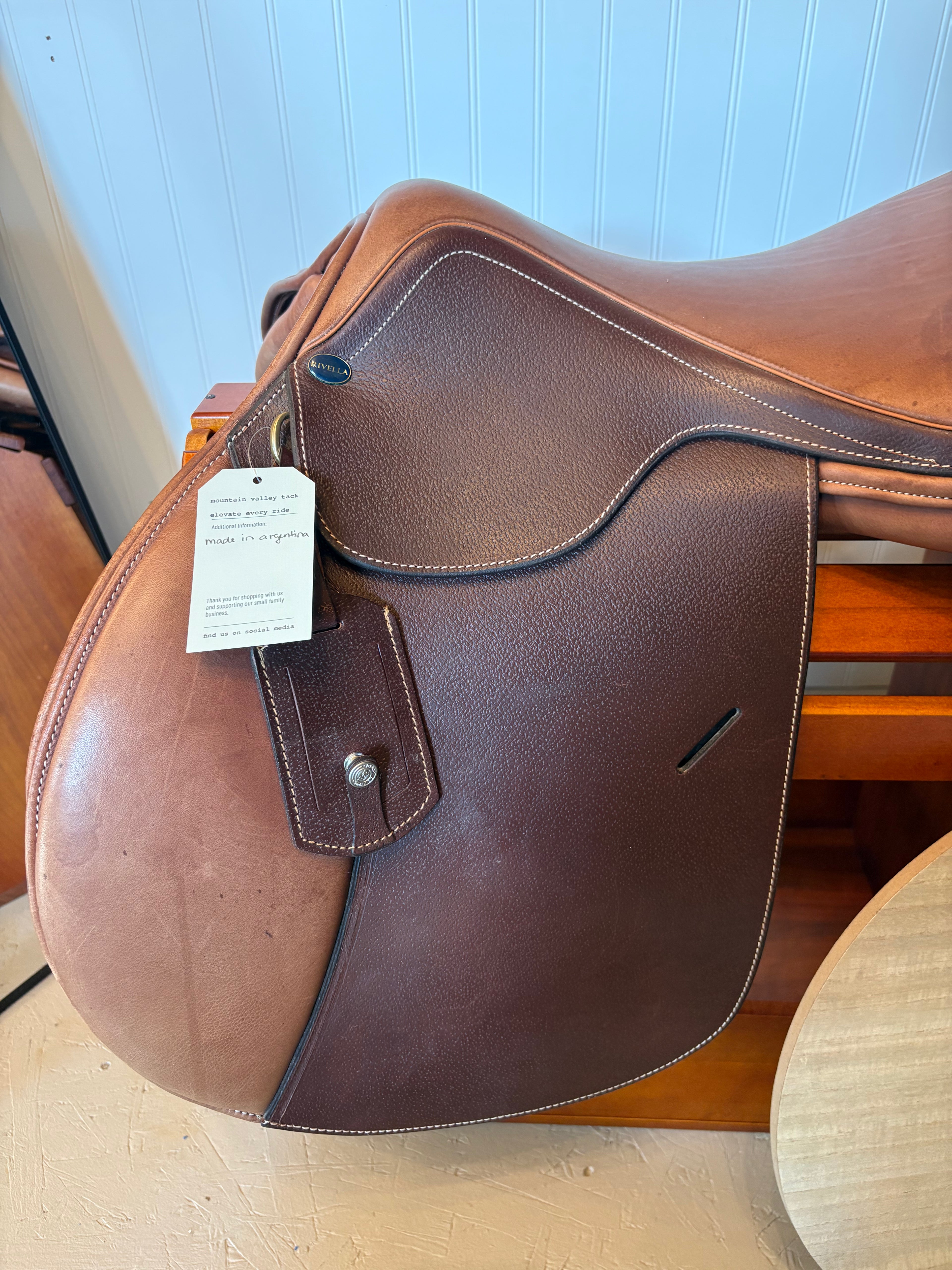 17” Henri de Rivella Close Contact