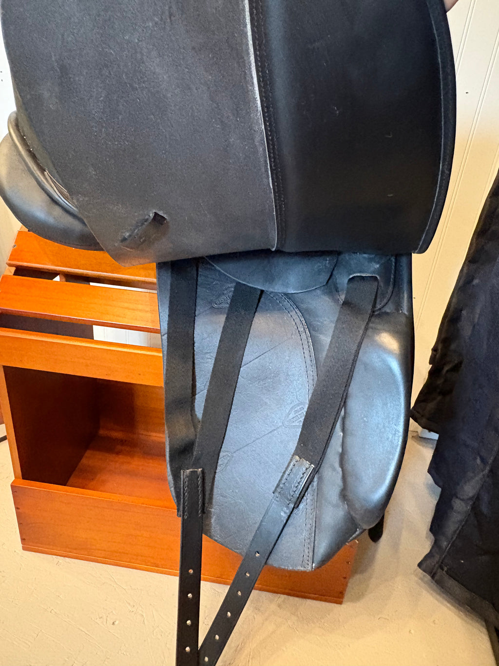 Henri de Rivella Pro Lexus Dressage Saddle 18W