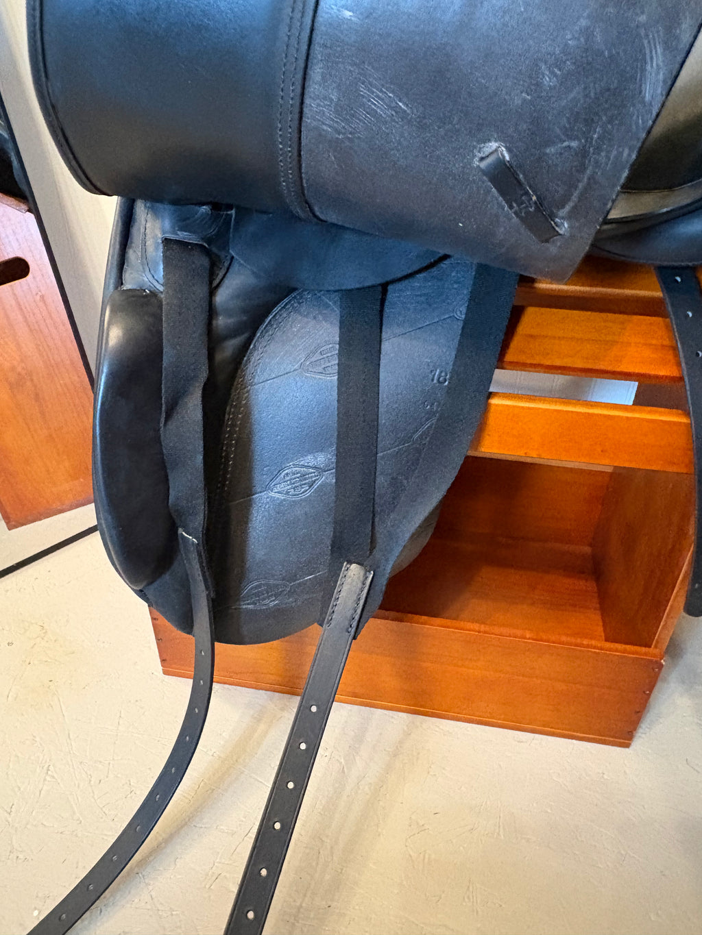 Henri de Rivella Pro Lexus Dressage Saddle 18W