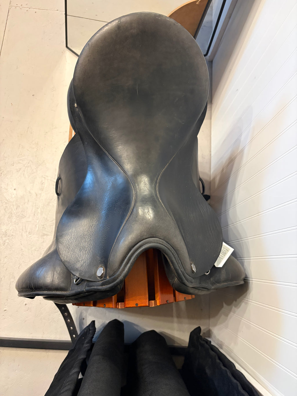 17.5 Albion platinum dressage saddle